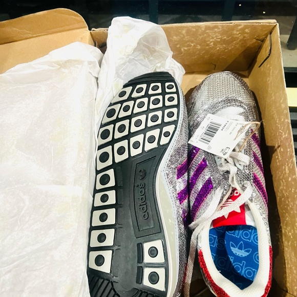 Adidas women’s glitter sneakers, silver multicolor , size 6 - Picture 6 of 8